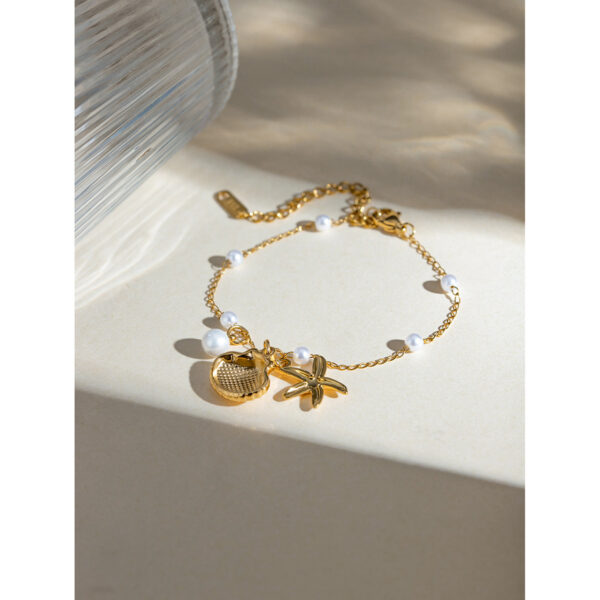 0604f8d2-7ced-4ee3-bc00-49ed7f94bab3.jpg 18K Gold Shell & Starfish Bracelet – Pearl Chain Summer Jewelry