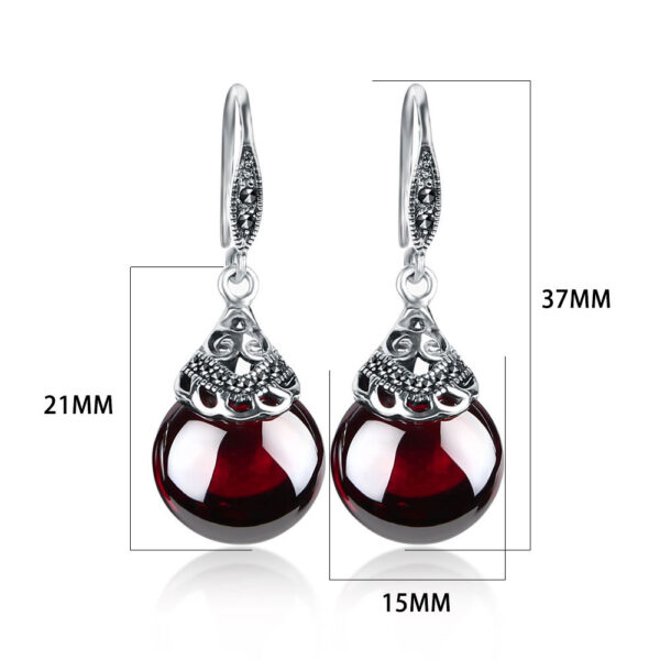 Vintage Round Garnet Earrings™ – Classic Elegance in Deep Red