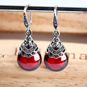 Vintage Round Garnet Earrings™ – Classic Elegance in Deep Red