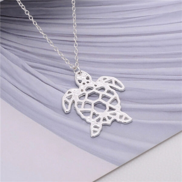 Trendy Hollow Turtle Pendant Necklace™ – Unique Personality Jewelry for Women & Girls