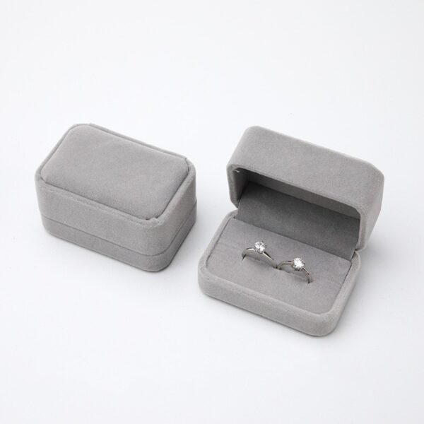 Jewelry Box™ – Elegant Flannelette Ring Box for Gifts & Engagements