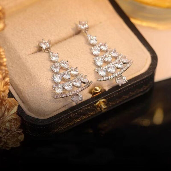 Women’s High-Quality Silver Needle Christmas Tree Earrings™ – Elegant Holiday Jewelry