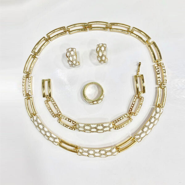 Elegant Costume Jewelry Set™ – Necklace & Earrings for Women’s Special Occasions