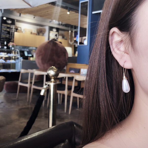 Waterdrop Pearl Simple Personality Earrings™ – Elegant Minimalist Jewelry