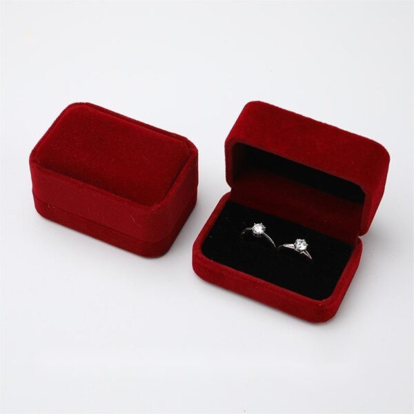 Jewelry Box™ – Elegant Flannelette Ring Box for Gifts & Engagements