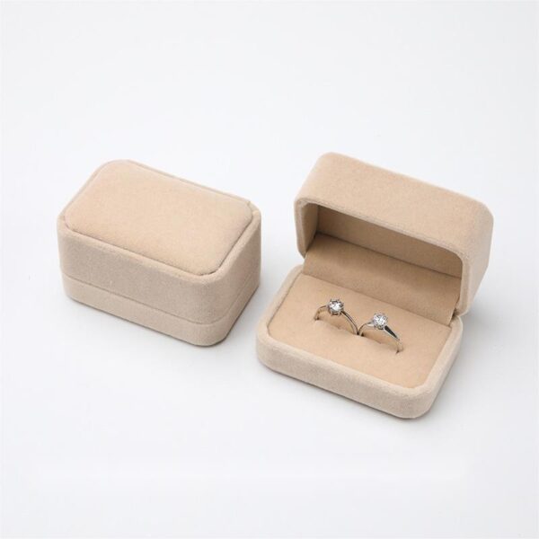 Jewelry Box™ – Elegant Flannelette Ring Box for Gifts & Engagements