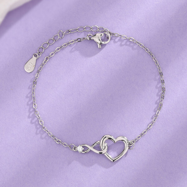 Gift for Girlfriend – Heart Bracelet™ – Romantic Jewelry for Her