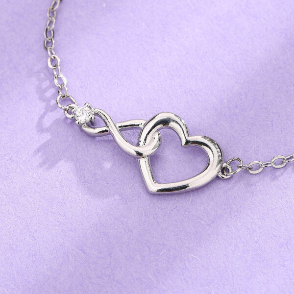 Gift for Girlfriend – Heart Bracelet™ – Romantic Jewelry for Her