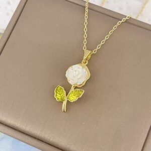 017912e4-b4b9-4d5e-baaf-46e31ee8c495.jpg Women's Laser Gardenia Pendant Necklace Fashionable And Versatile Clavicle Chain