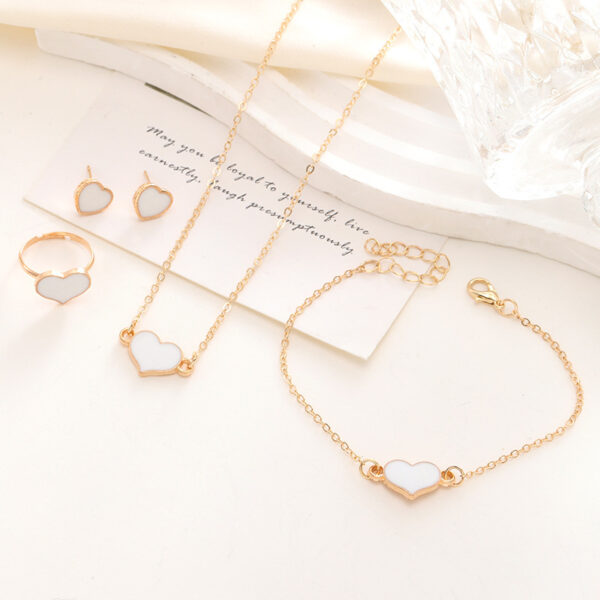89ddae69-259c-4063-9472-41f9b7a305b2.jpg Simple Love Jewelry Women's Fashion Necklace Suit Heart Jewelry Set Gift For Her Fashion Party Jewelry