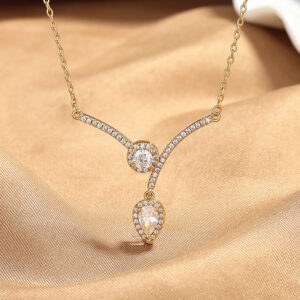 e2ebd6ef-a3a2-43e4-9d83-a53f3eefd0ee.jpg Micro Inlaid Zircon Water Drop V-shaped Necklace Niche High Sense